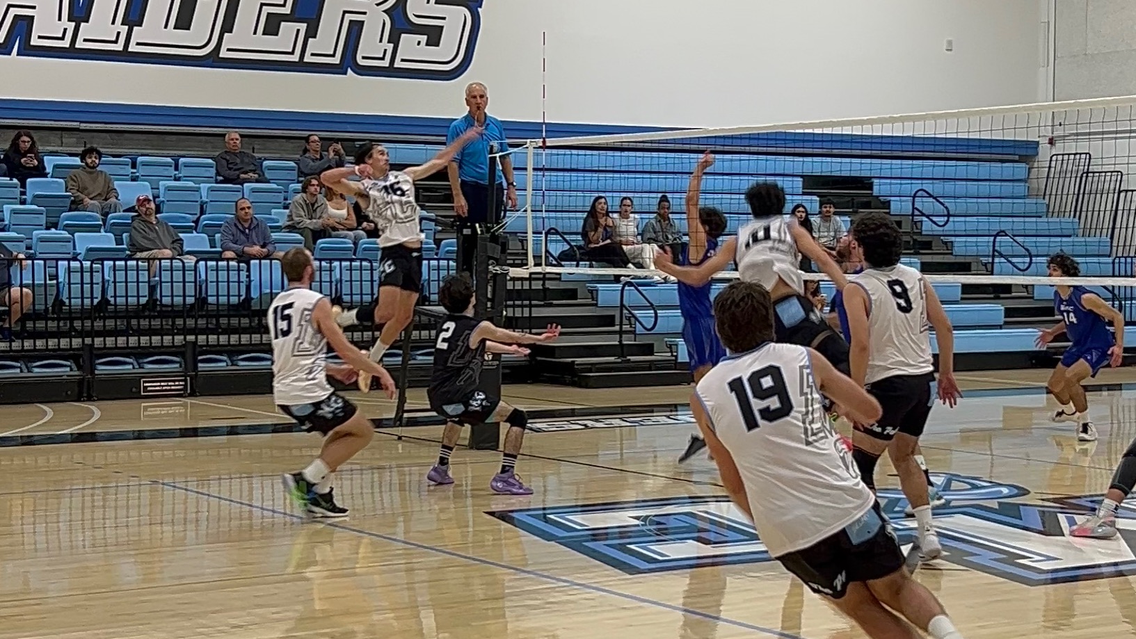 Men's Volleyball takes out Irvine Valley in 4 games