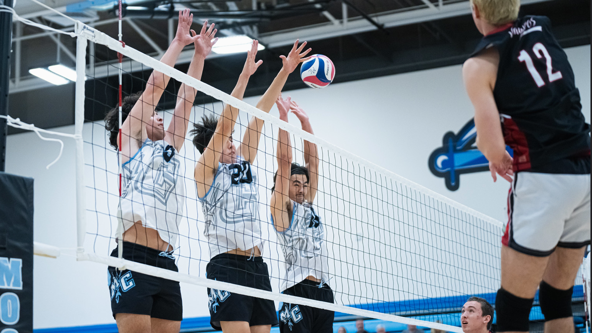 Men's Volleyball sweeps Antelope Valley before falling at Santa Monica in 5